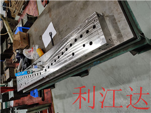 1600熔噴布模具 1600熔噴布模具